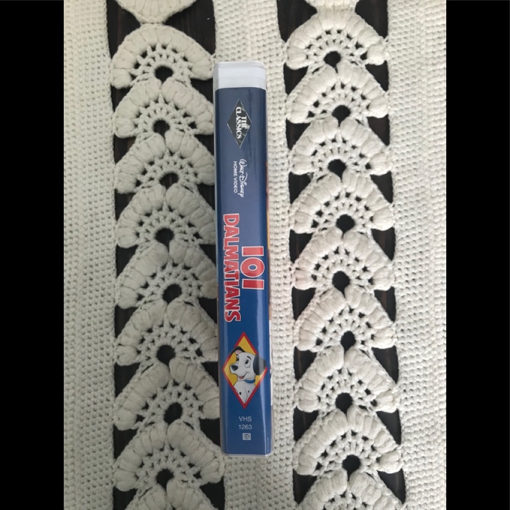 Black Diamond Disney Classic VHS 101 Dalmatians - Picture 2 of 9
